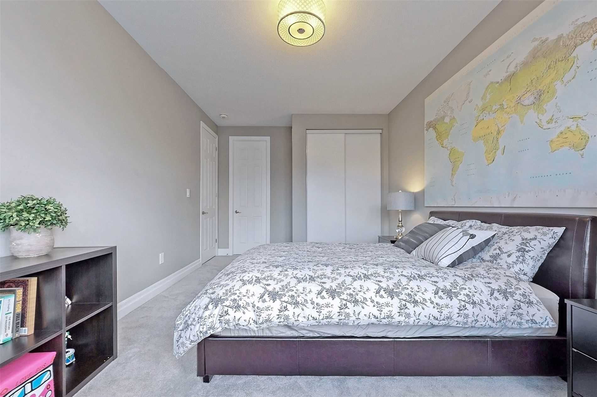 206 Baber Cres