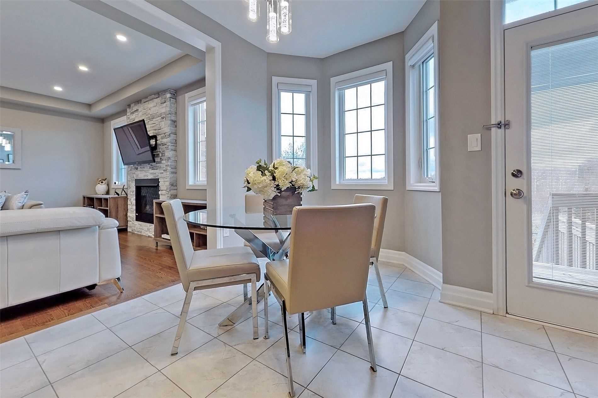 206 Baber Cres