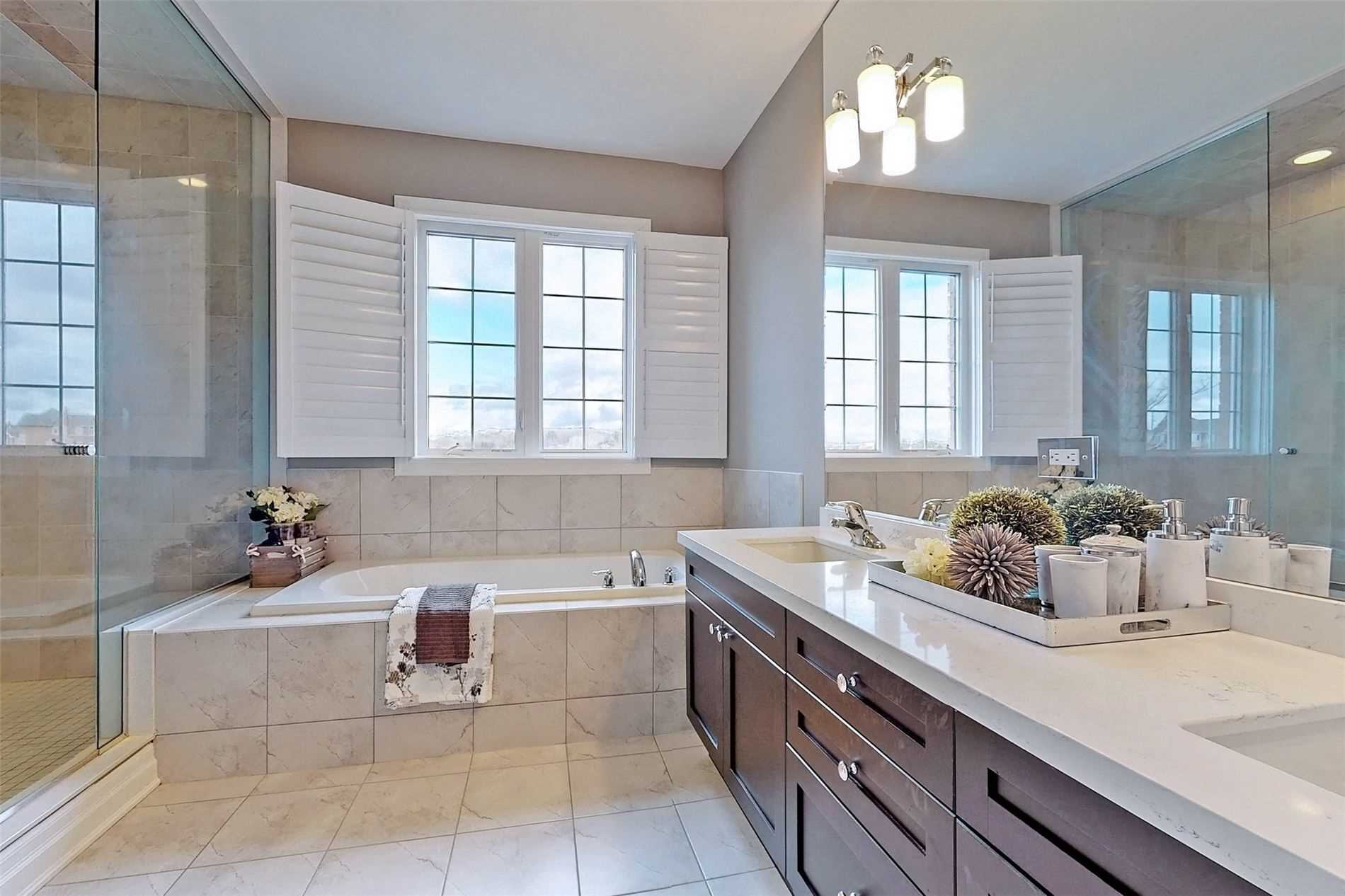 206 Baber Cres
