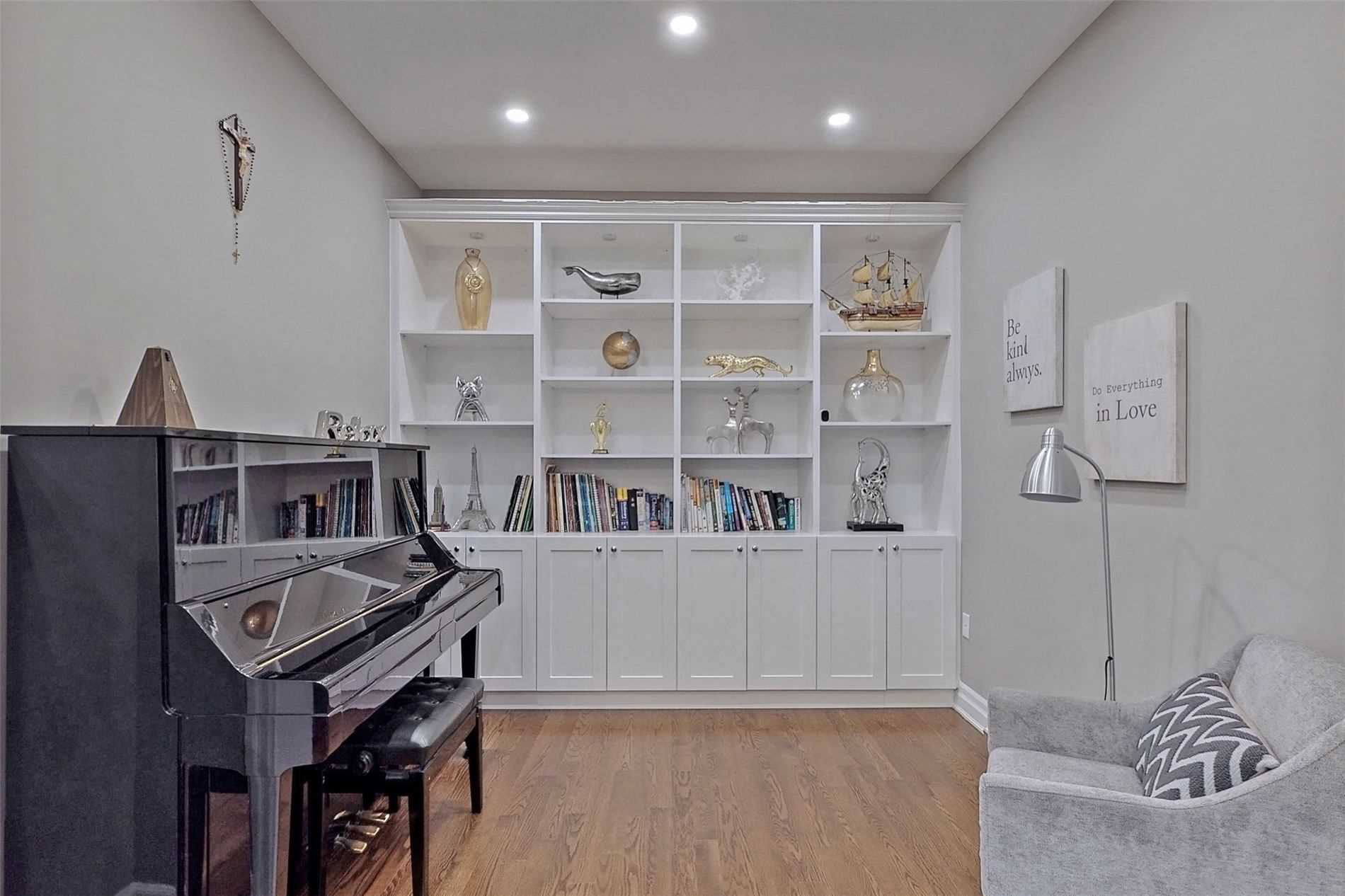 206 Baber Cres