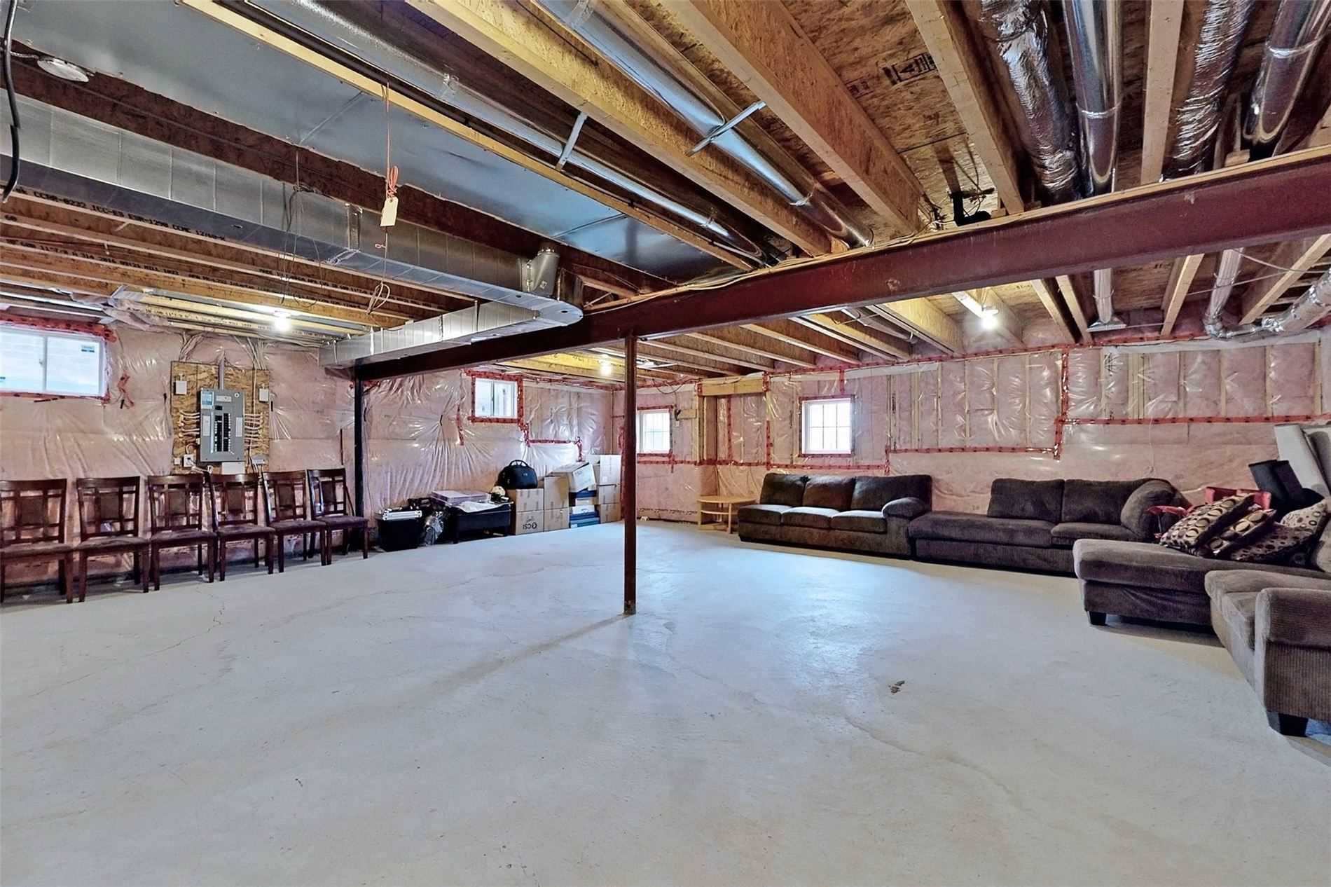 206 Baber Cres
