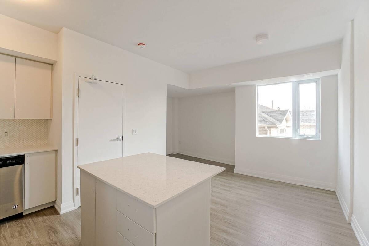 18 Coles Ave, #603