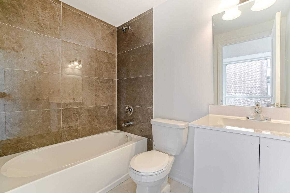 18 Coles Ave, #603