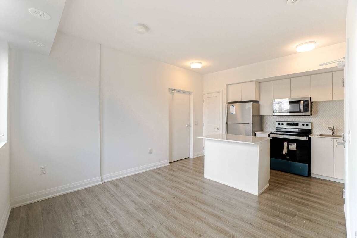 18 Coles Ave, #603