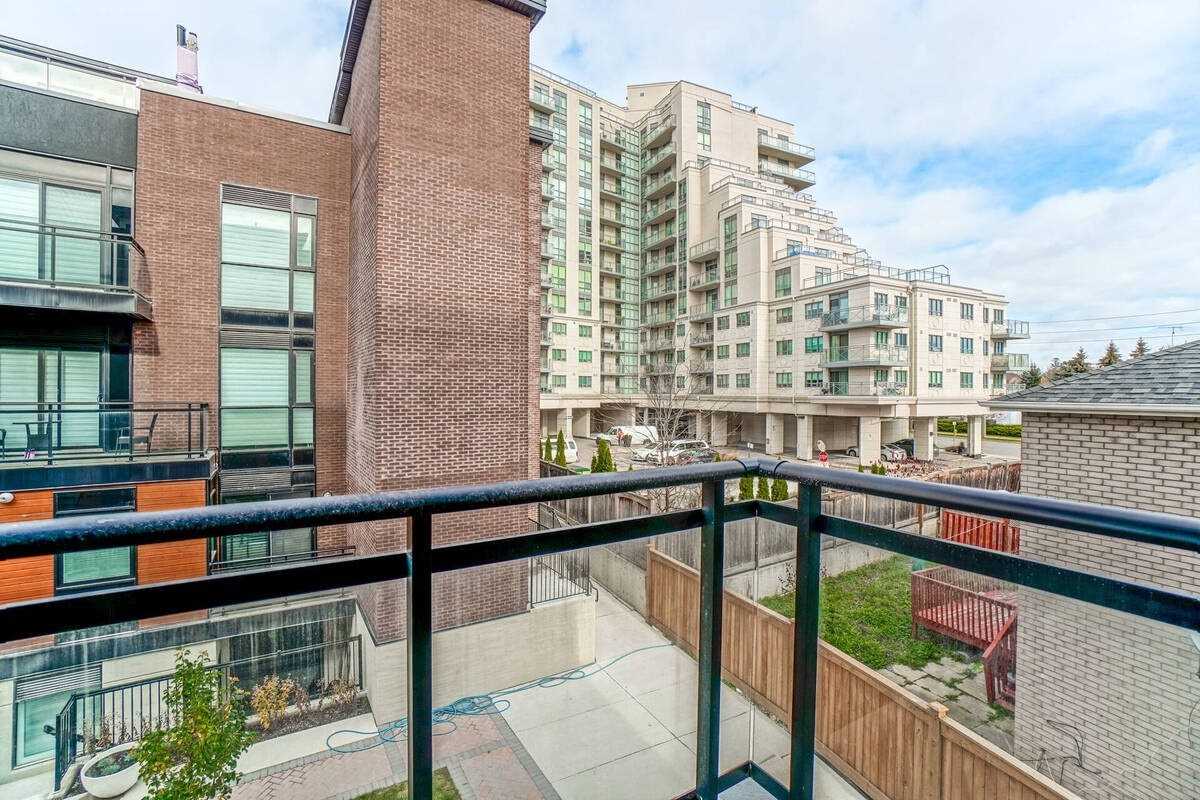 18 Coles Ave, #603