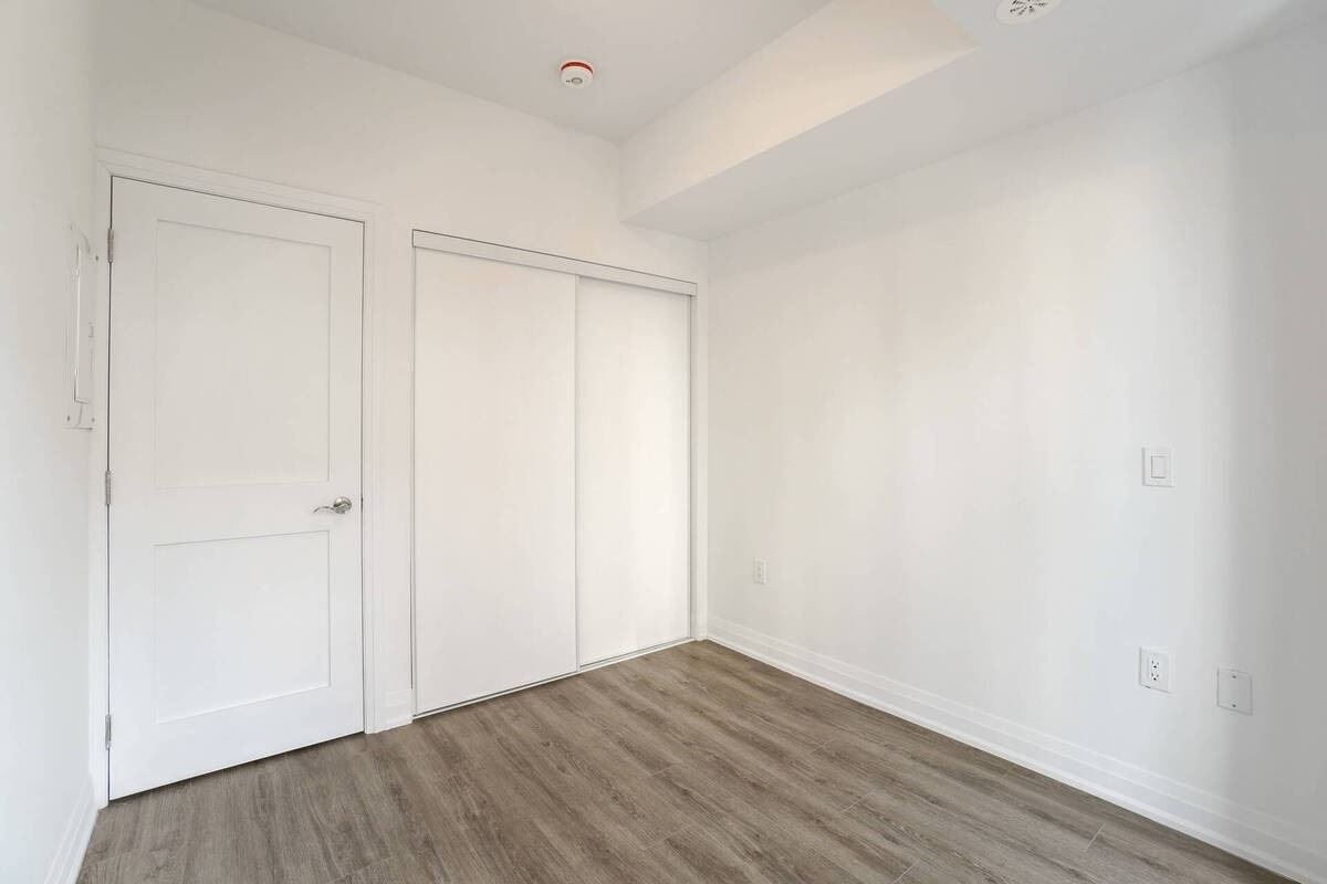 18 Coles Ave, #603