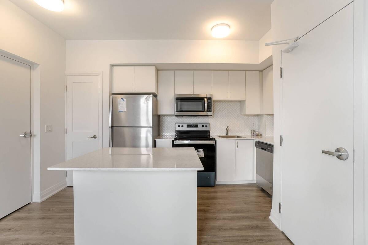 18 Coles Ave, #603