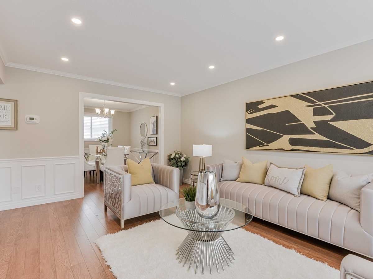 48 Imperial Cres