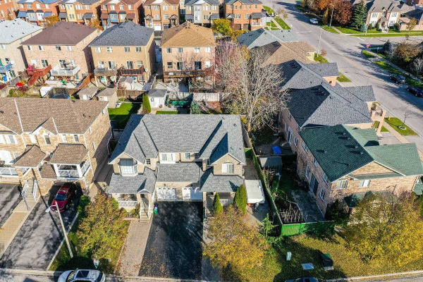 11 Canvas Rd, Vaughan