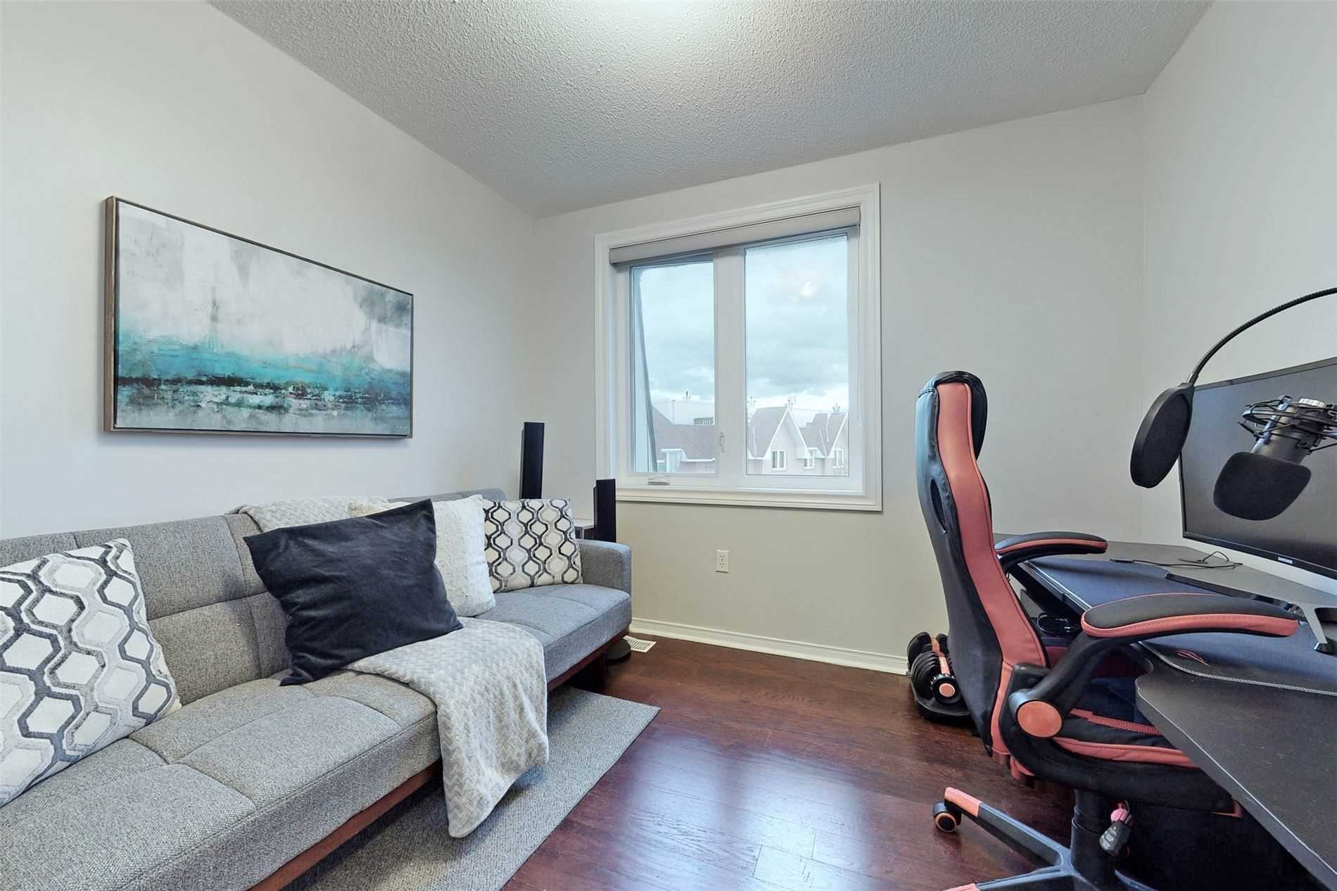 75 Weldrick Rd E, #1025