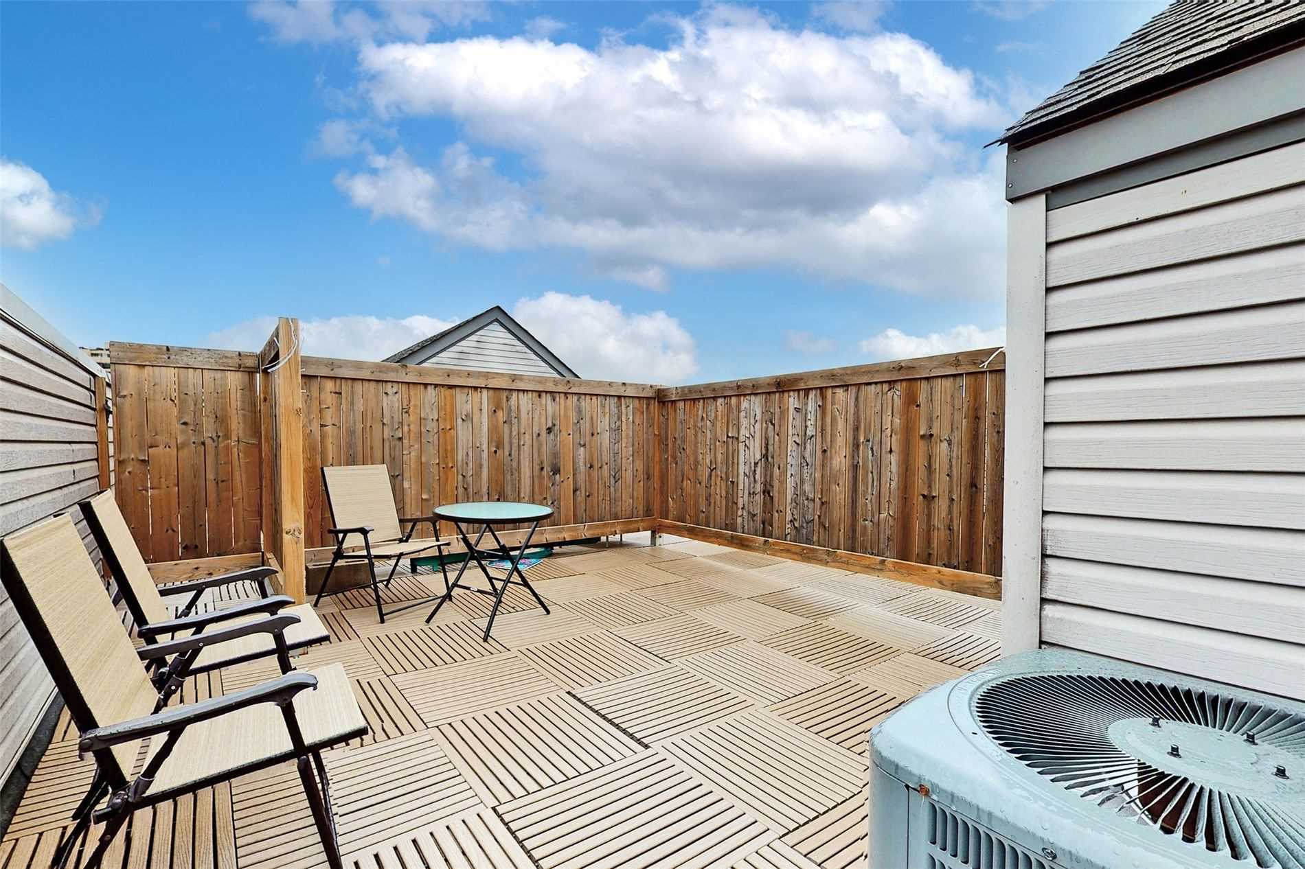75 Weldrick Rd E, #1025
