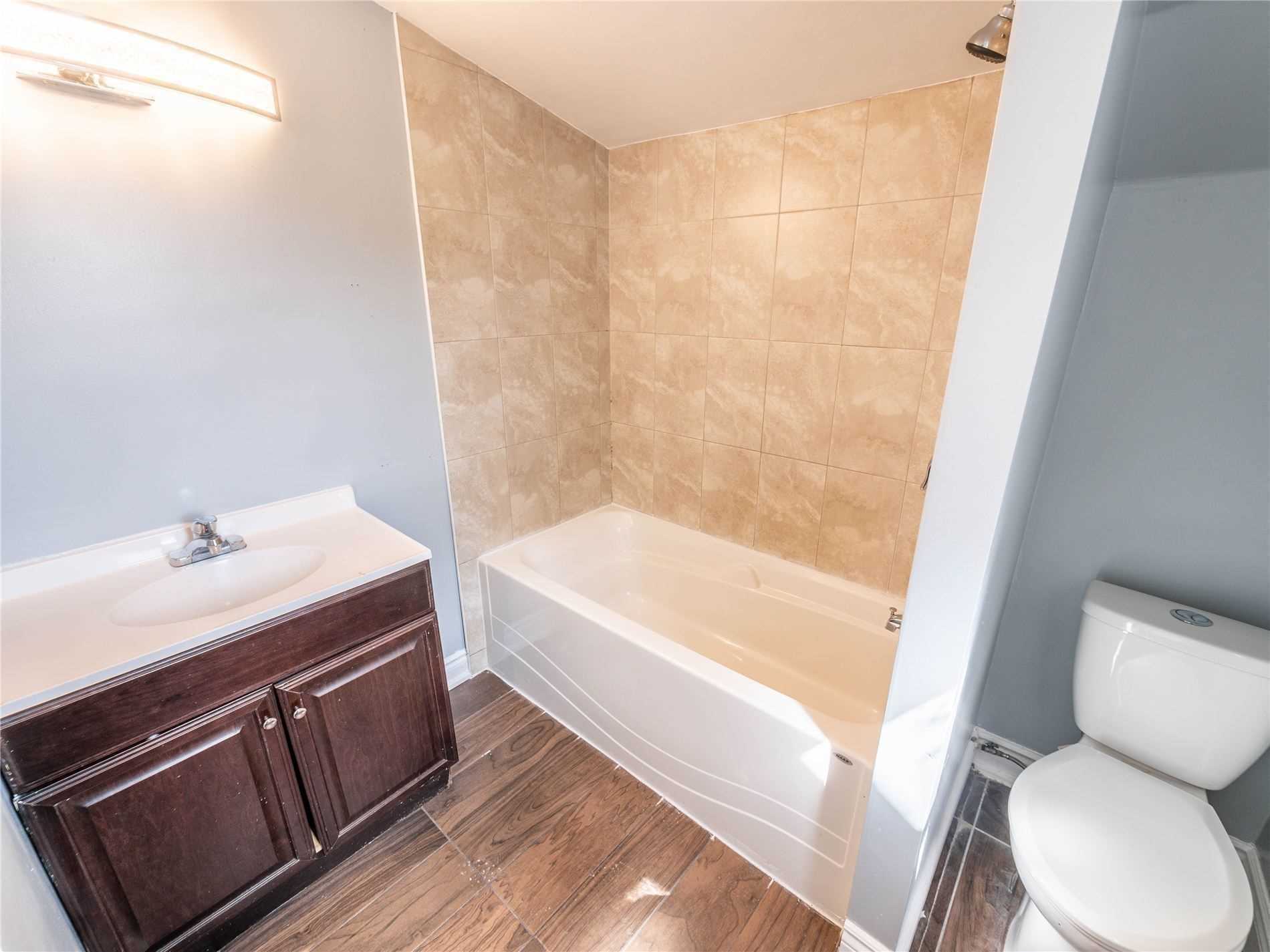 87 Simcoe Rd