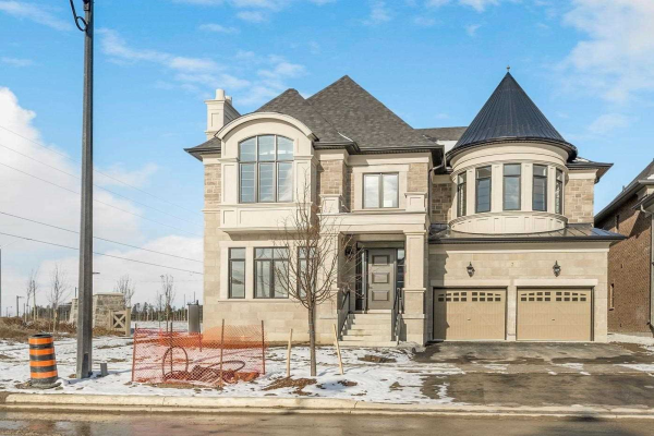 2 Pine Heights Dr, Vaughan