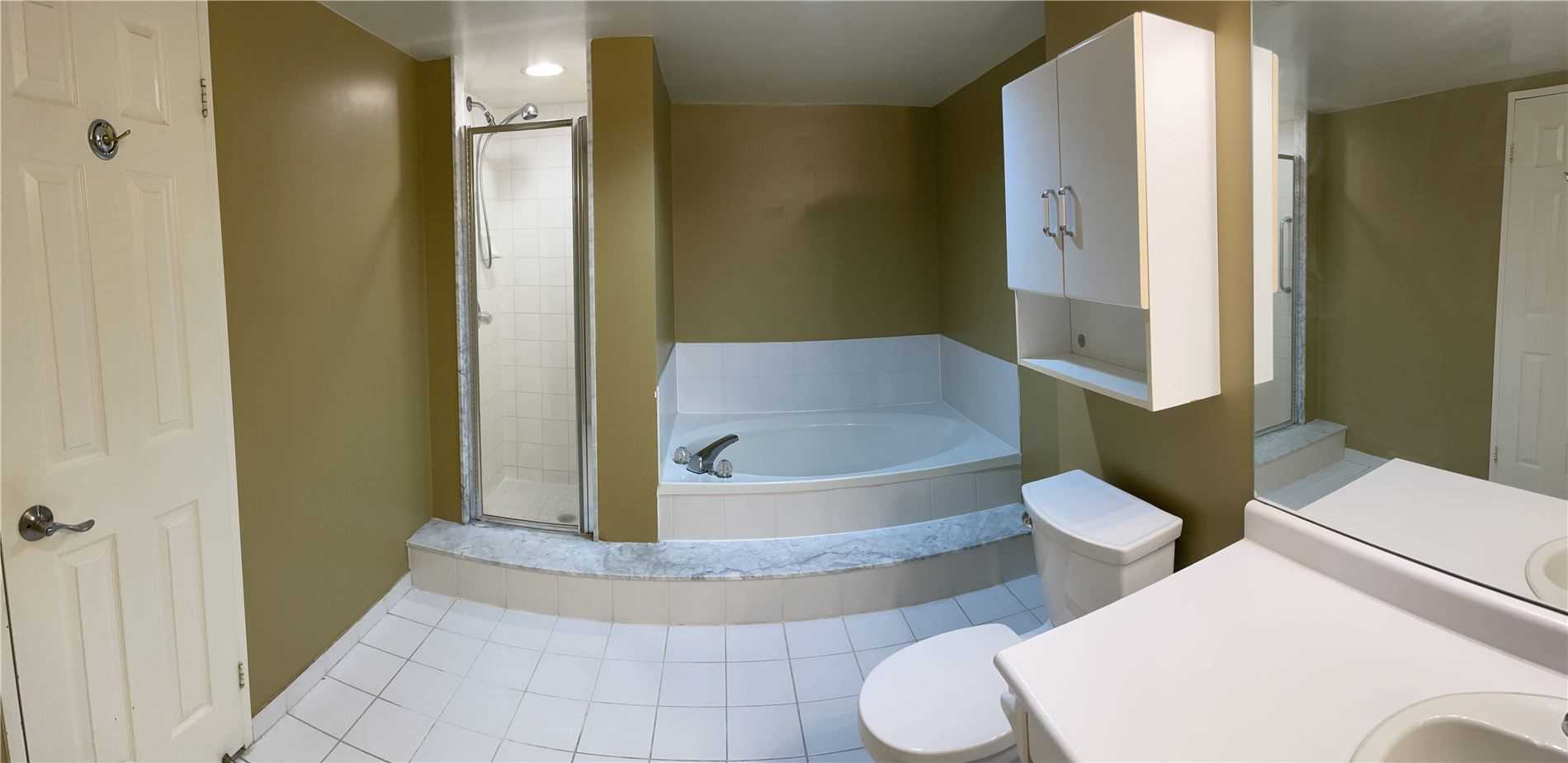 7300 Yonge St, #302