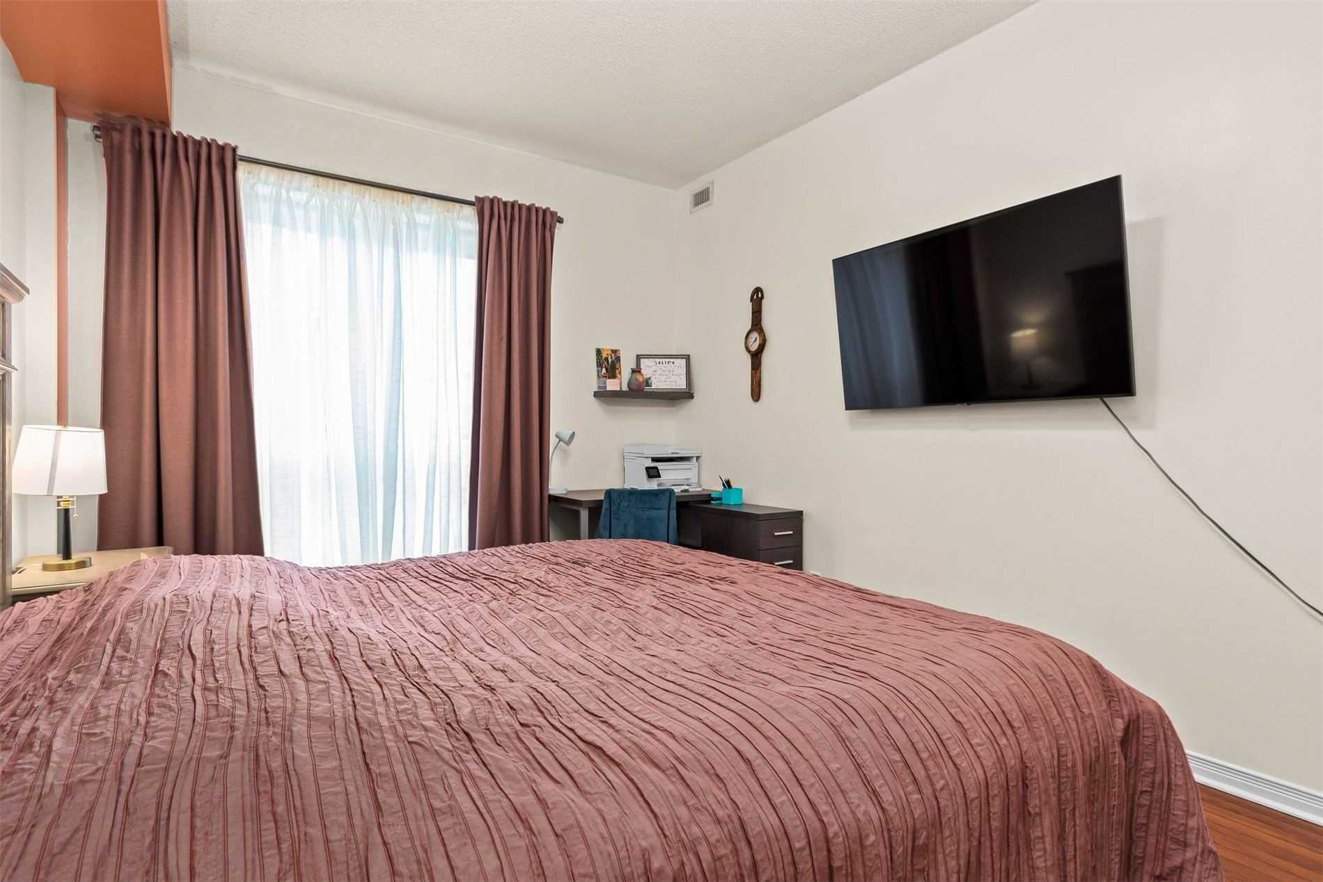 1 Maison Parc Crt, #217