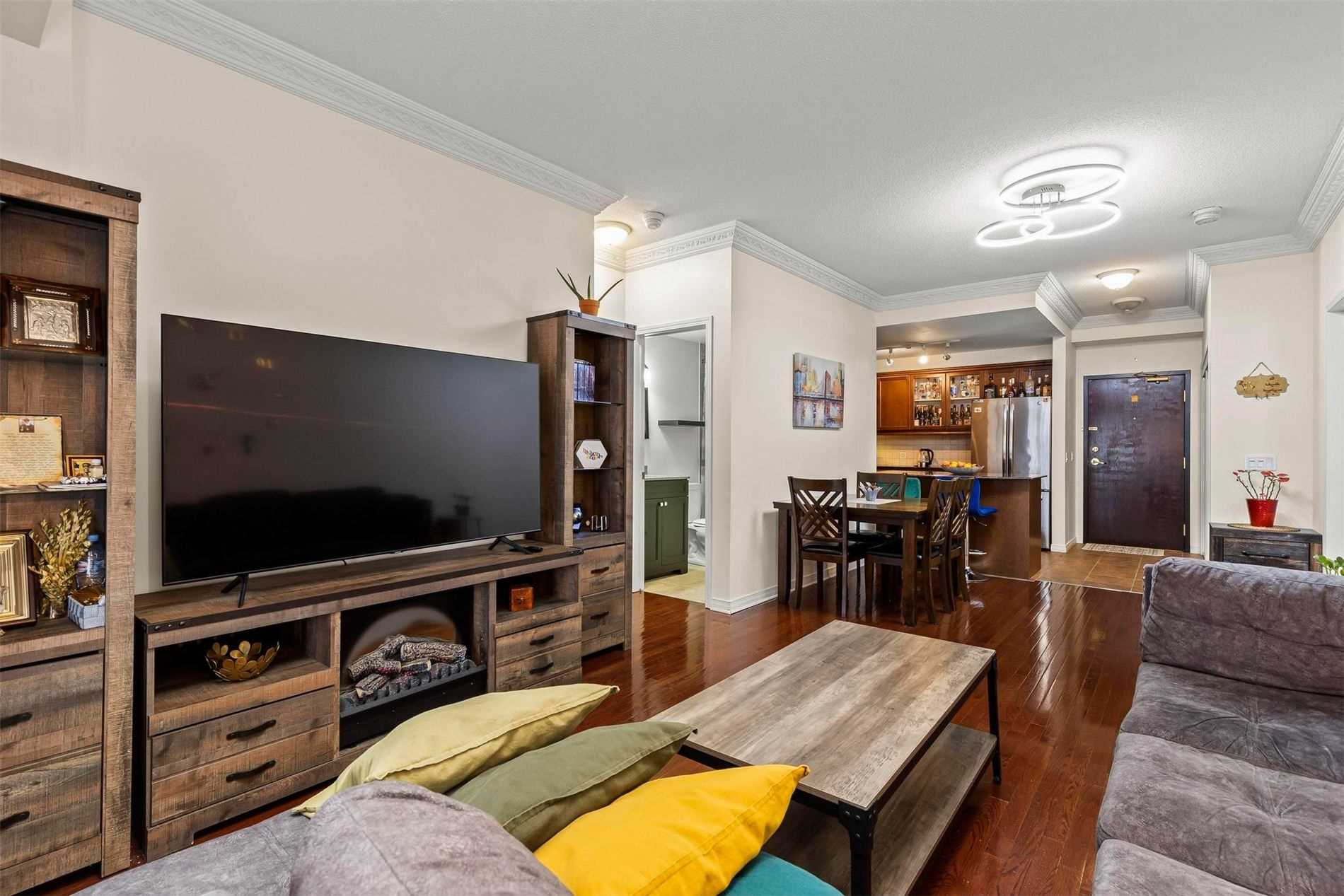 1 Maison Parc Crt, #217