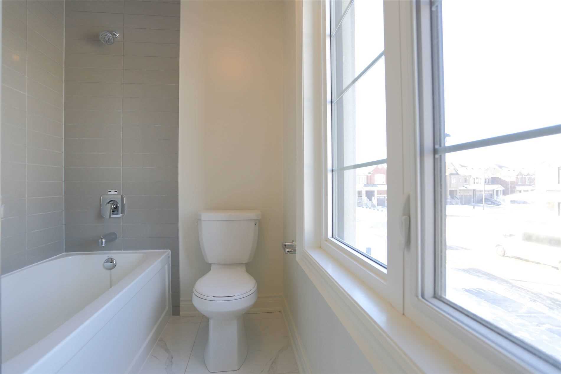 132 Meadow Vista Cres