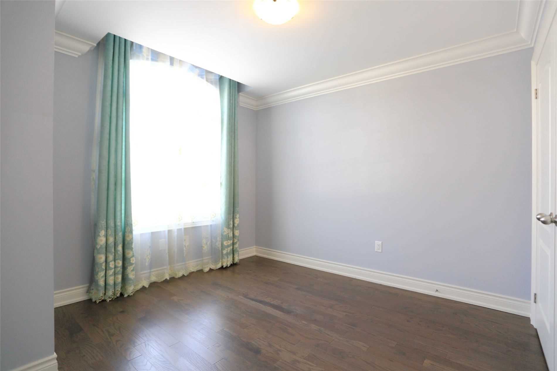 132 Meadow Vista Cres