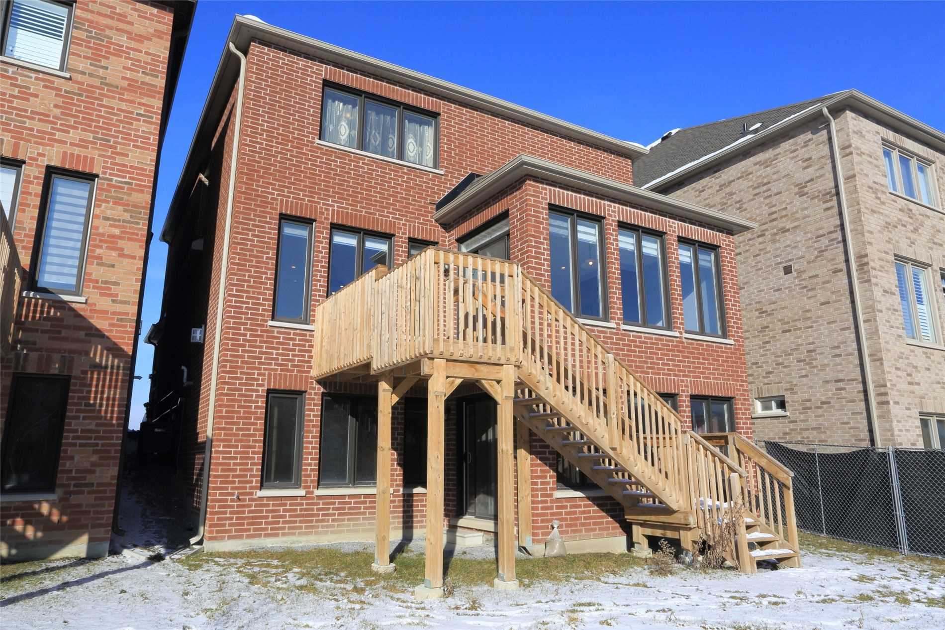 132 Meadow Vista Cres