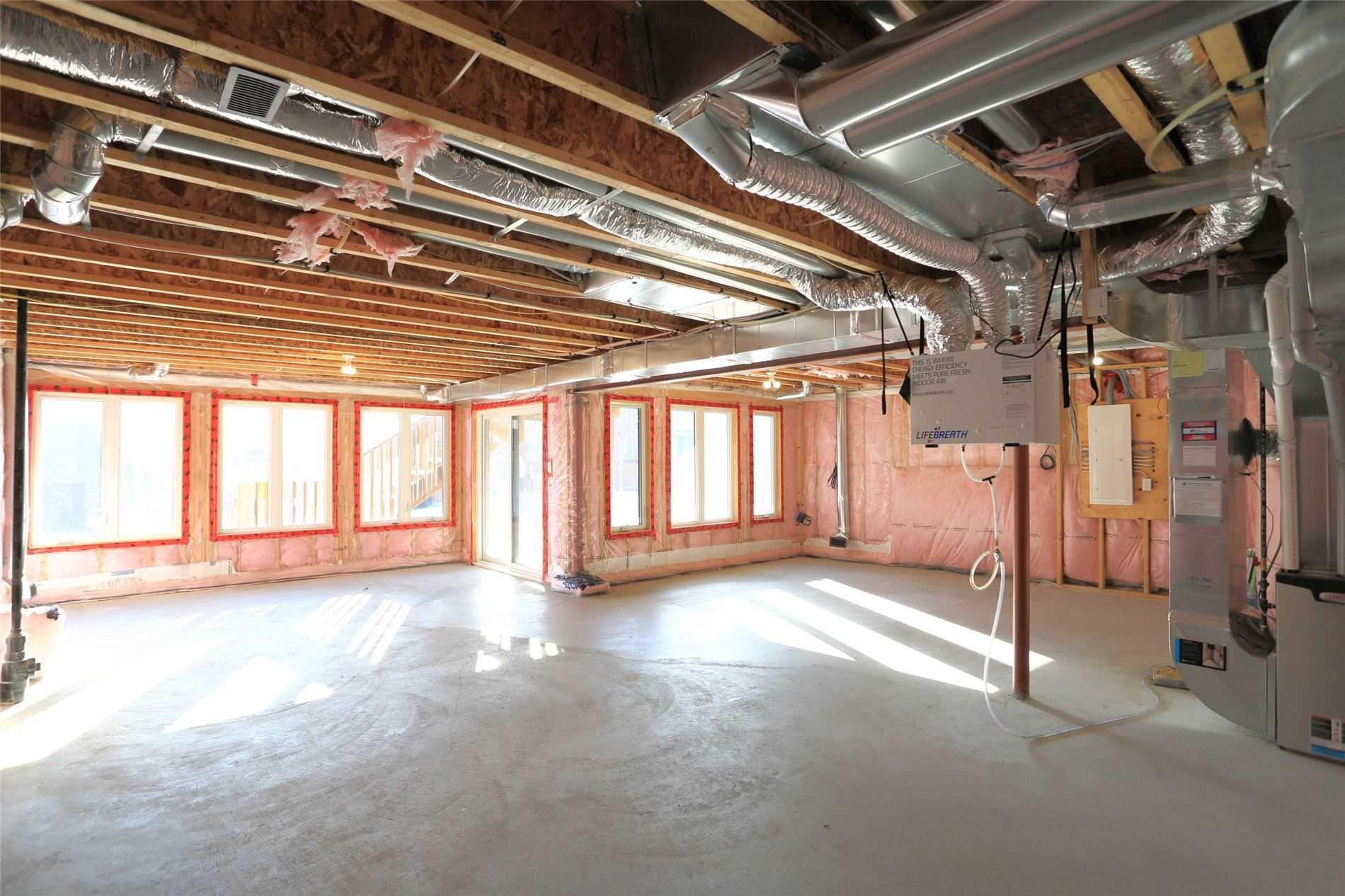 132 Meadow Vista Cres