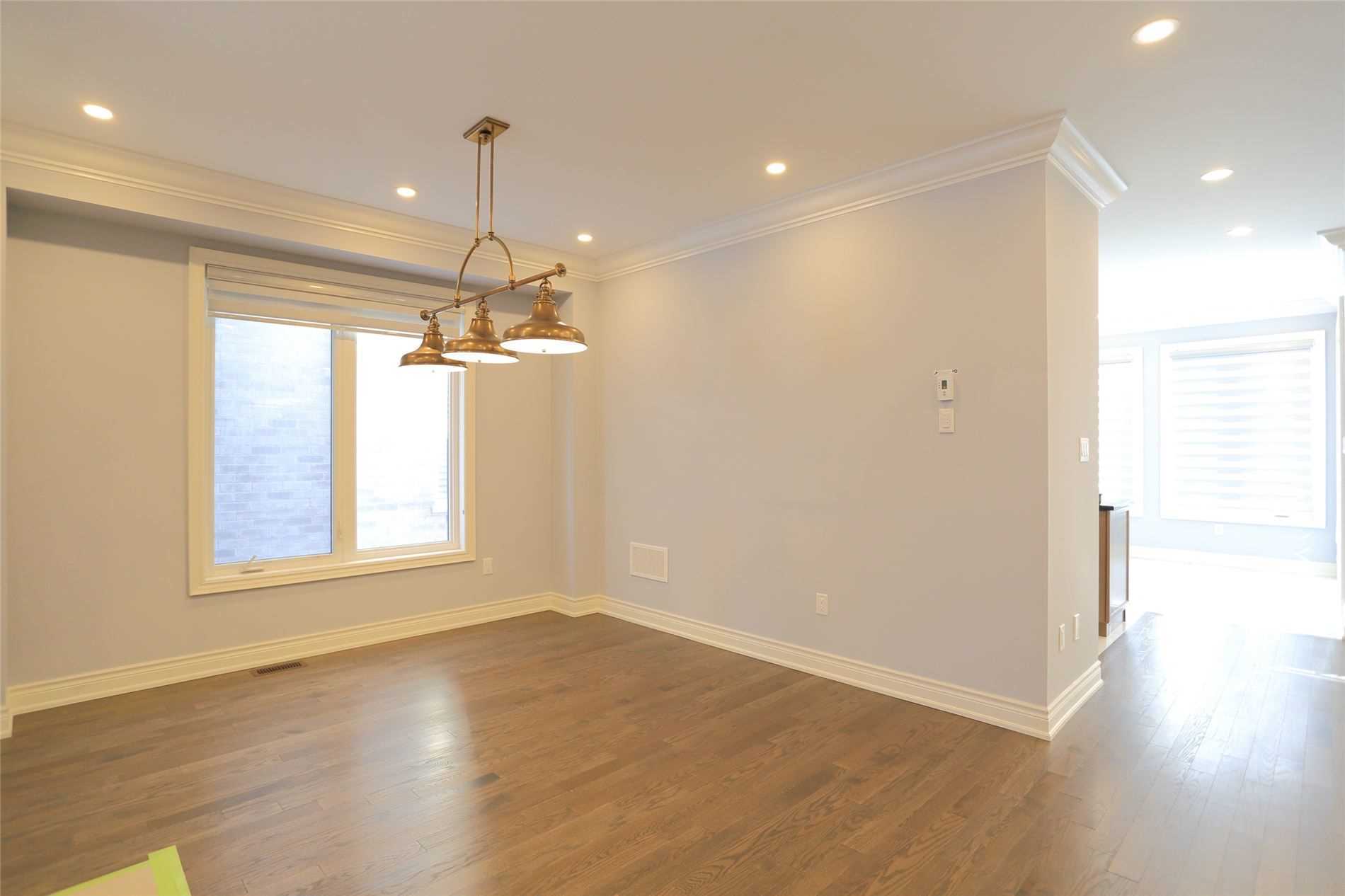 132 Meadow Vista Cres