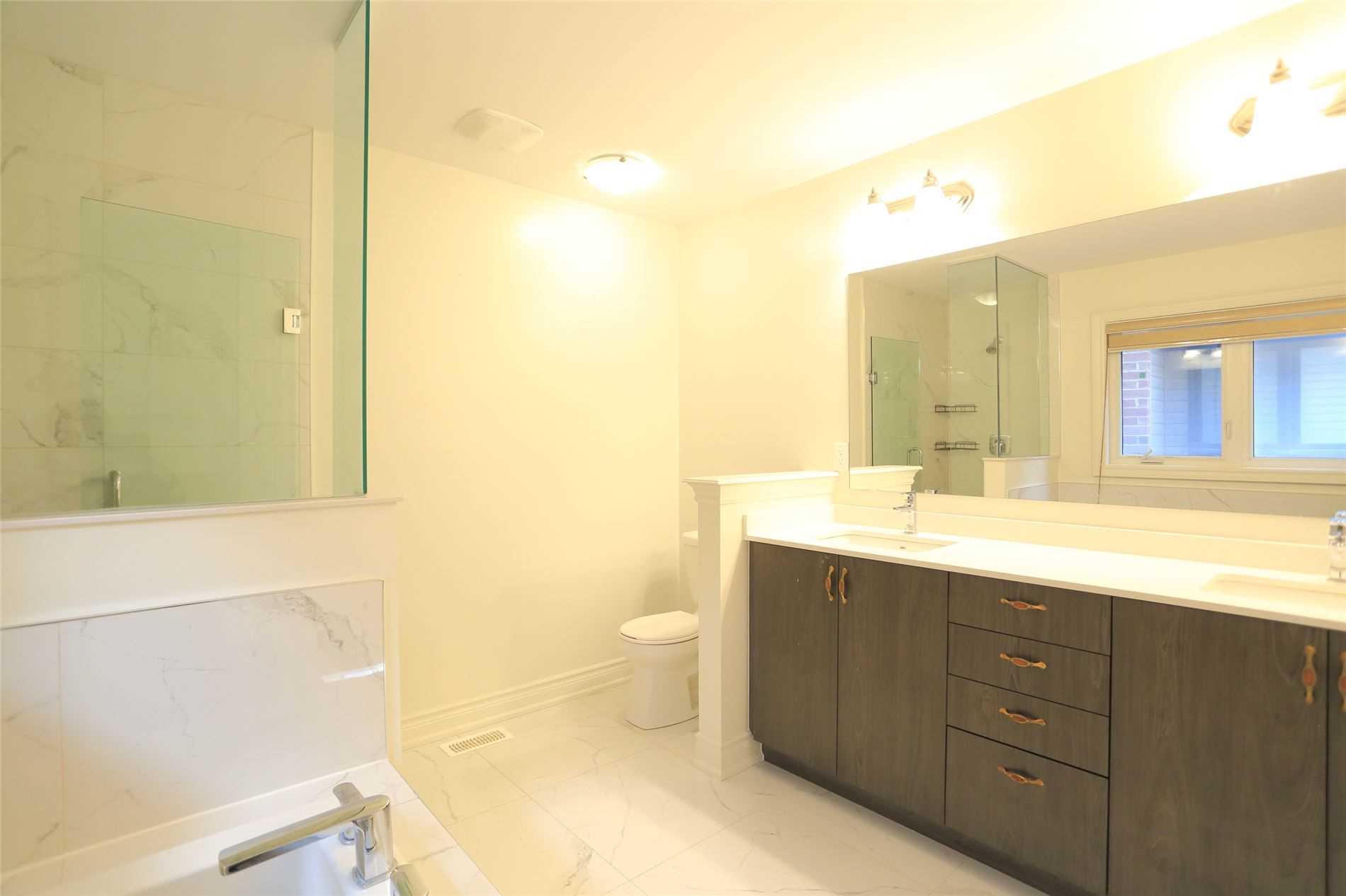 132 Meadow Vista Cres