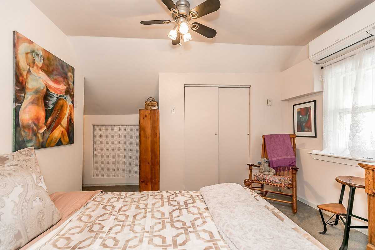 2872 Mount Albert Rd