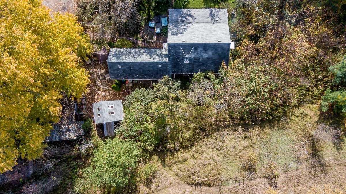 2872 Mount Albert Rd