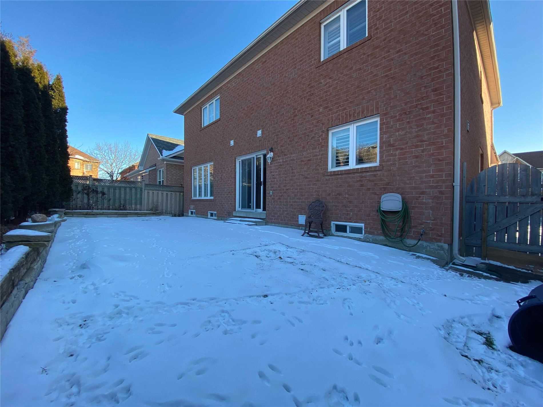 68 Steckley St