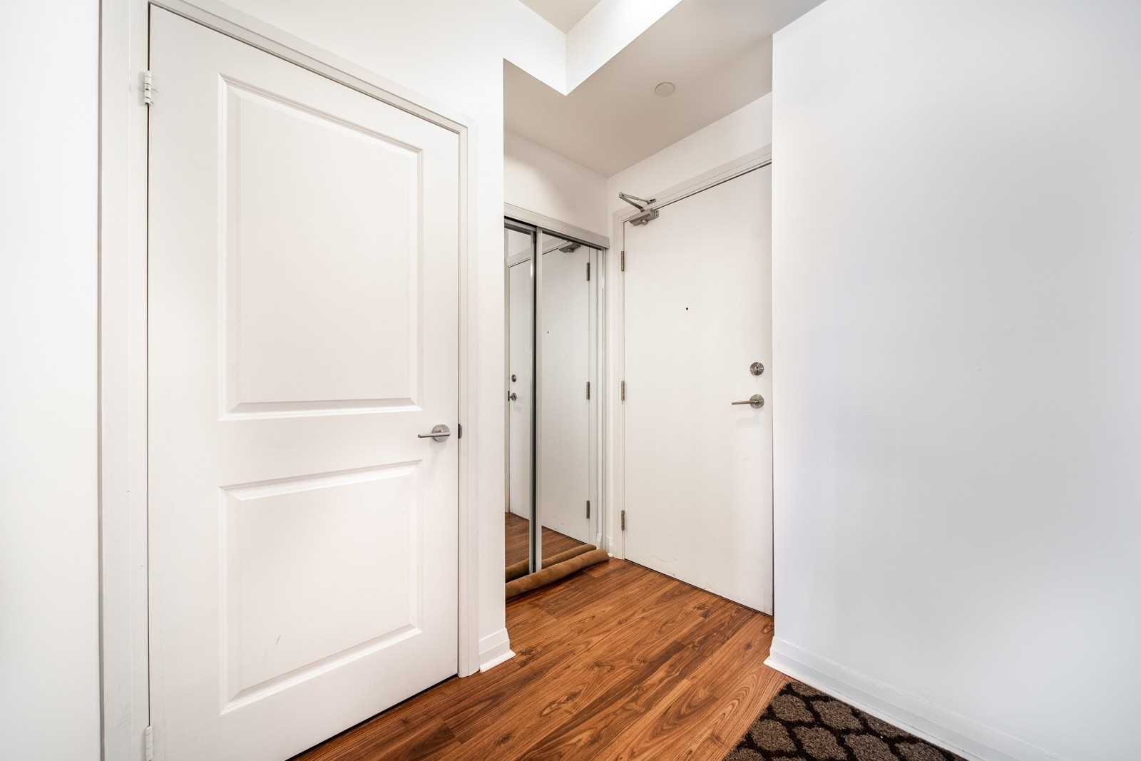55 Oneida Cres, #701
