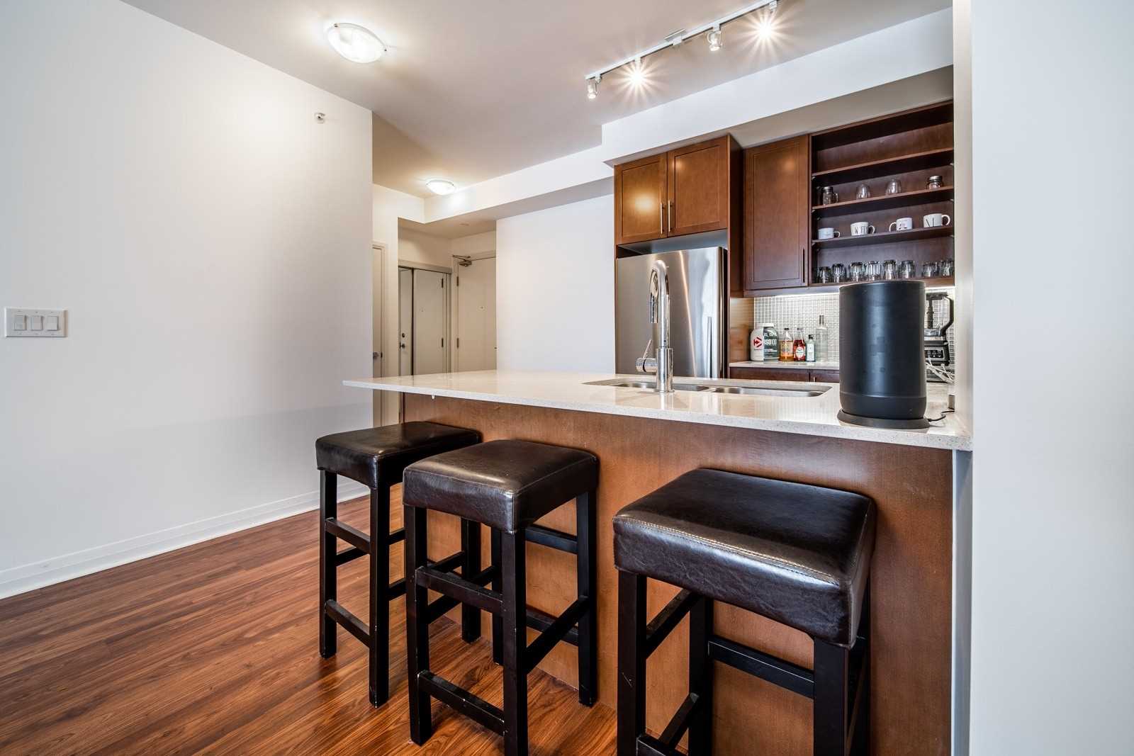 55 Oneida Cres, #701