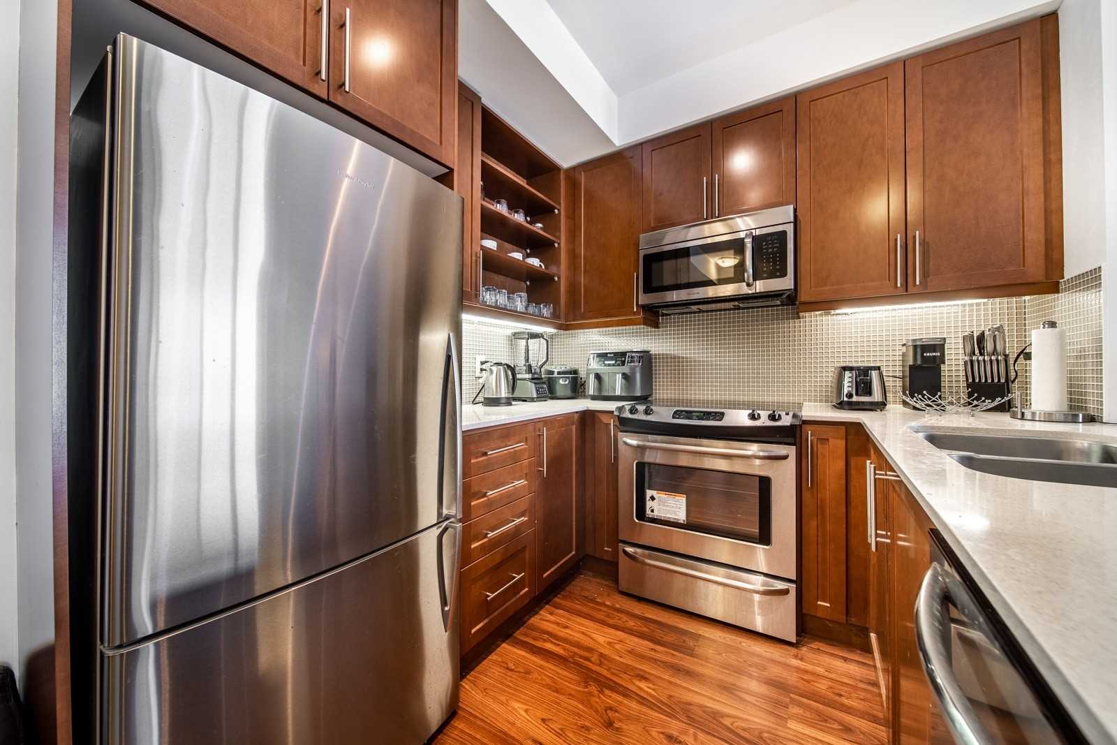 55 Oneida Cres, #701