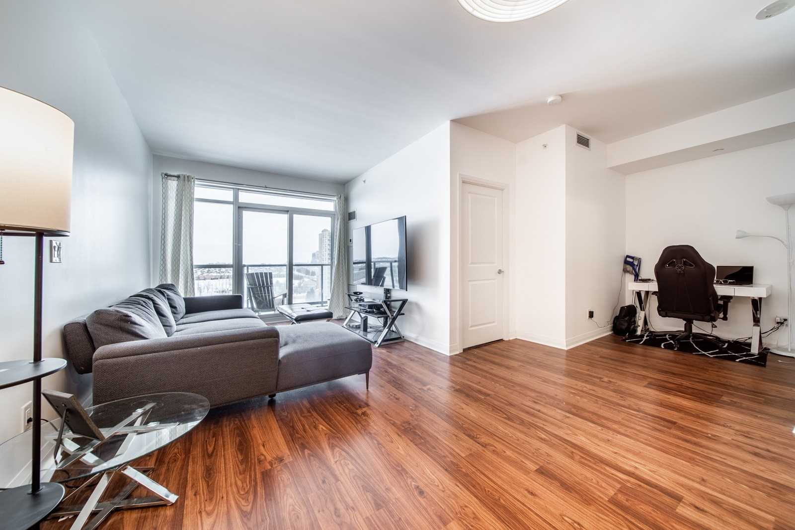 55 Oneida Cres, #701