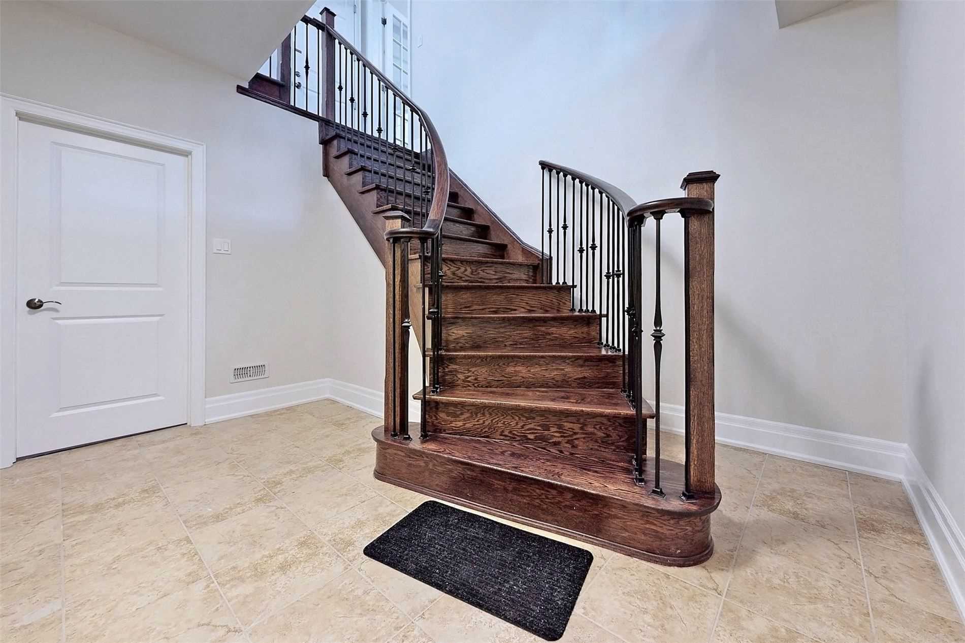 28 Fitzmaurice Dr