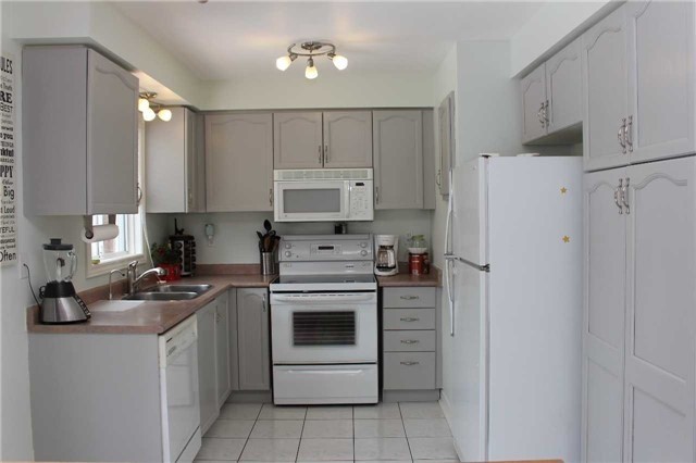 38 Iveagh Dr