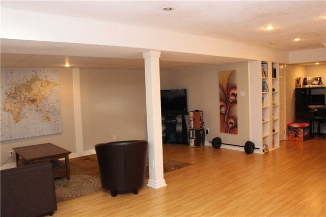 38 Iveagh Dr
