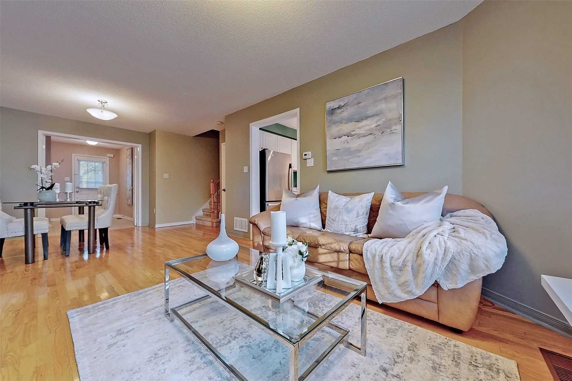 739 Joe Persechini Dr, Newmarket