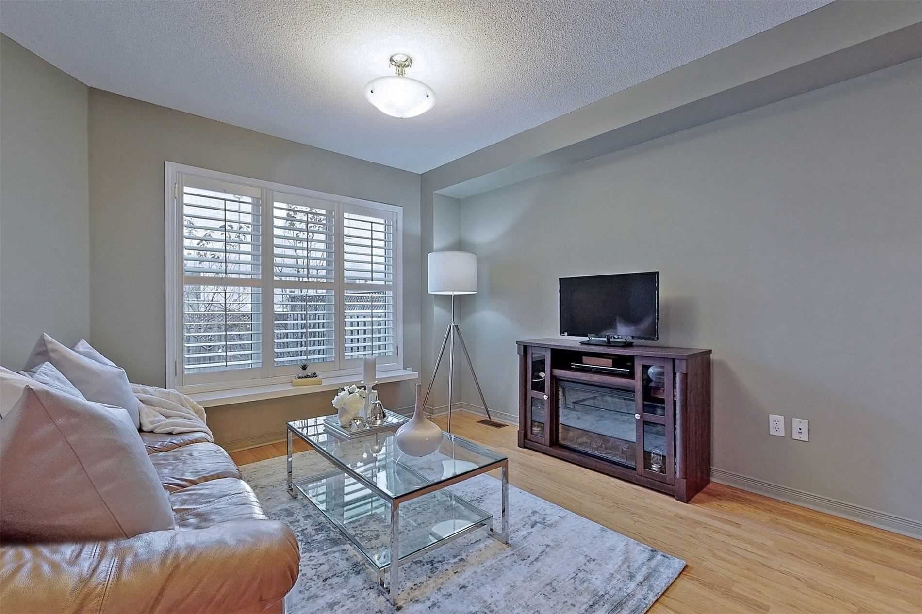 739 Joe Persechini Dr, Newmarket