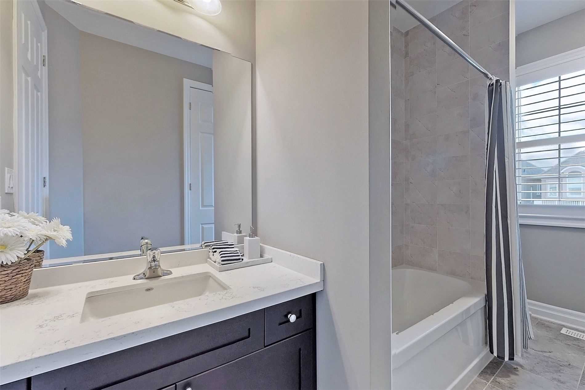 206 Baber Cres
