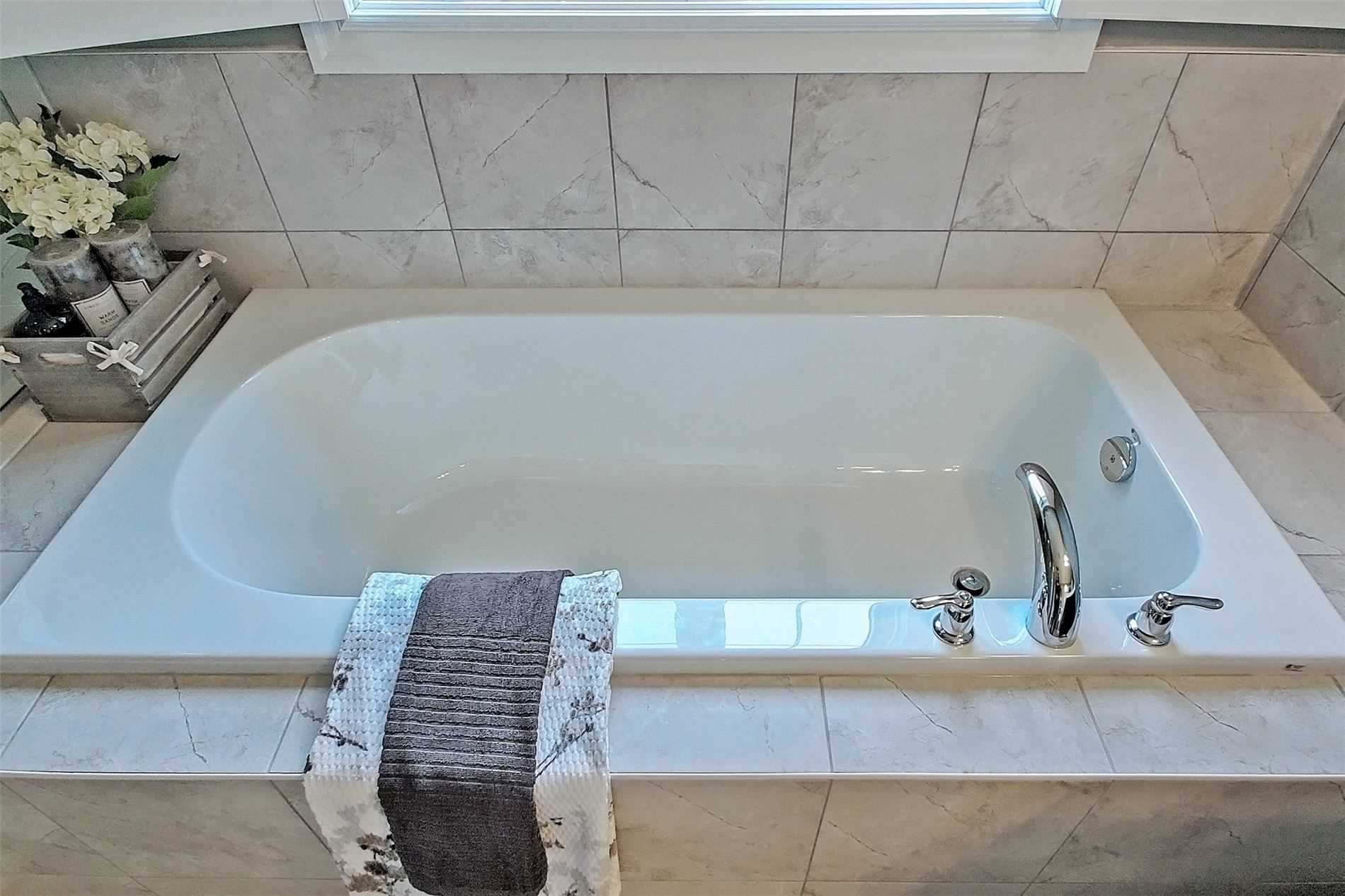 206 Baber Cres