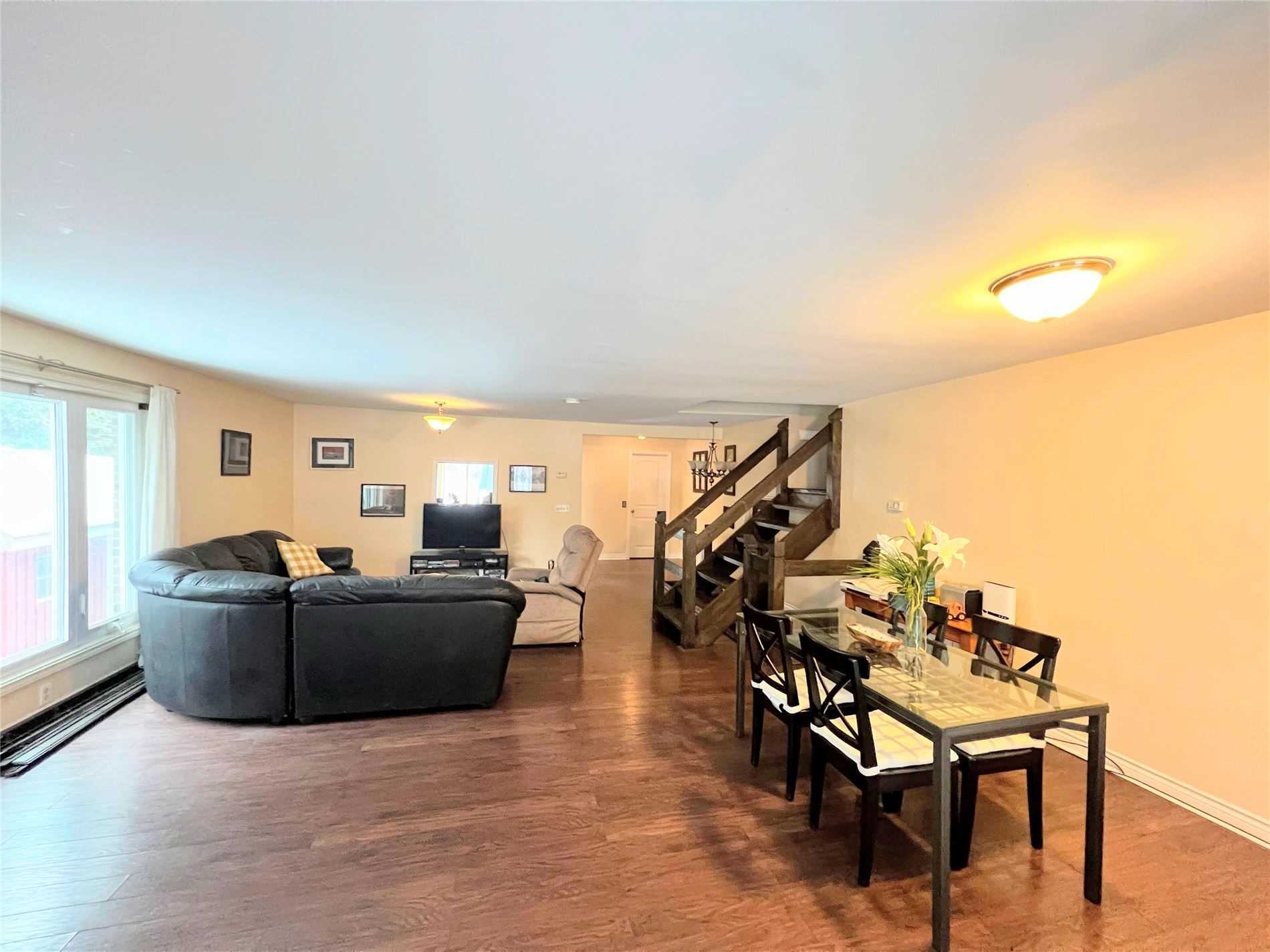 30 Rosehill Dr