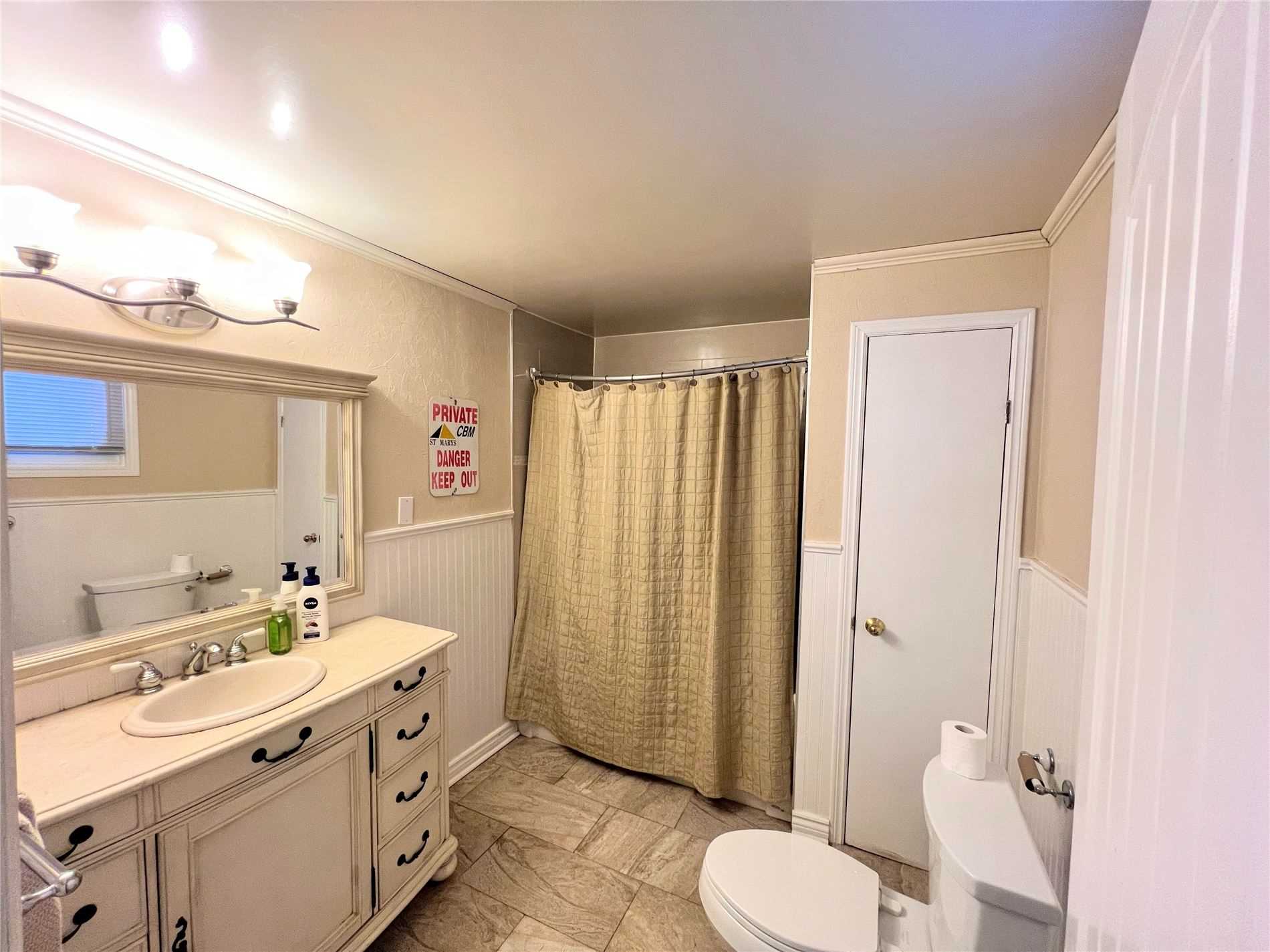 30 Rosehill Dr