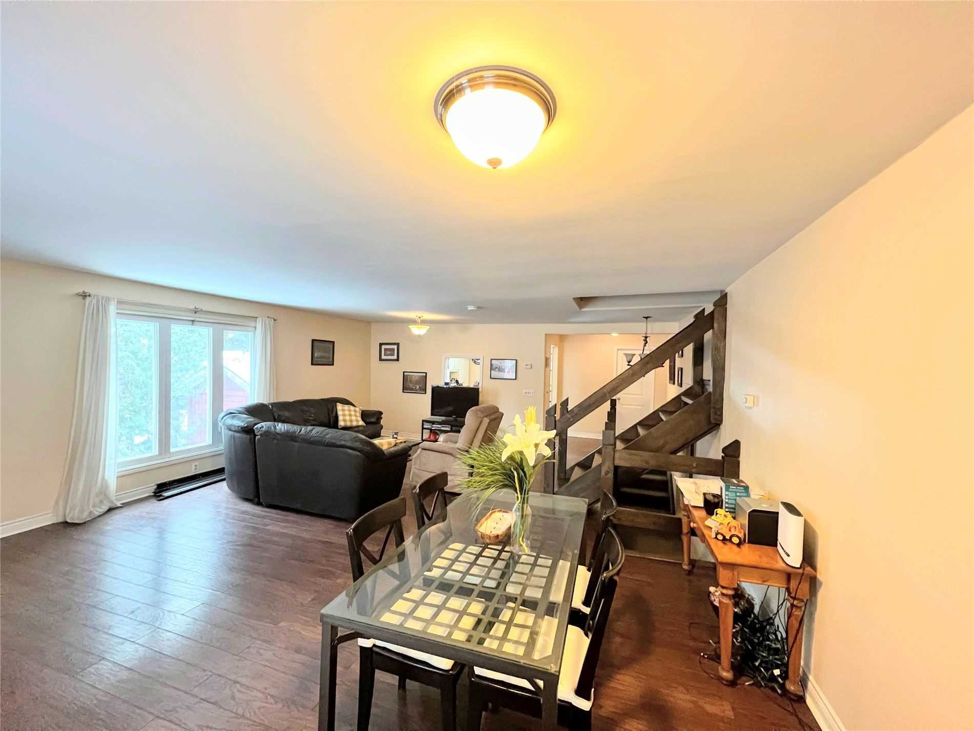 30 Rosehill Dr