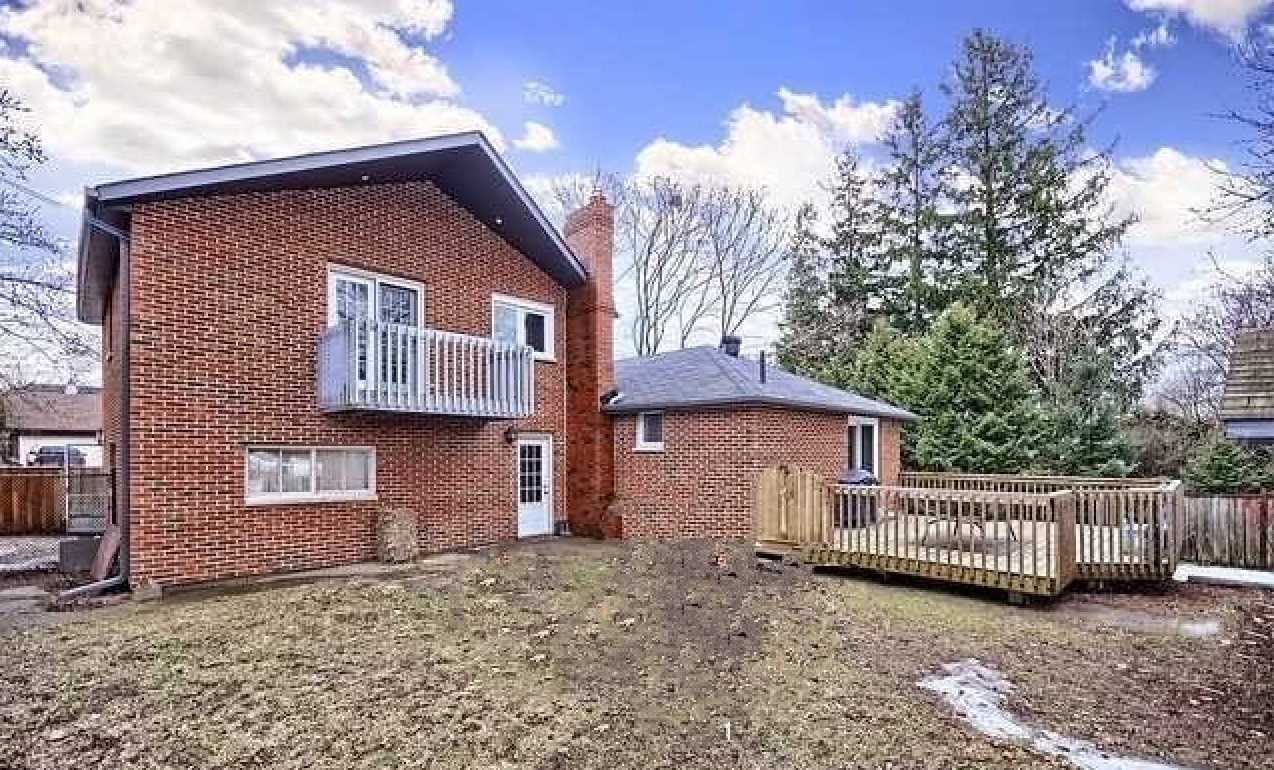 30 Rosehill Dr