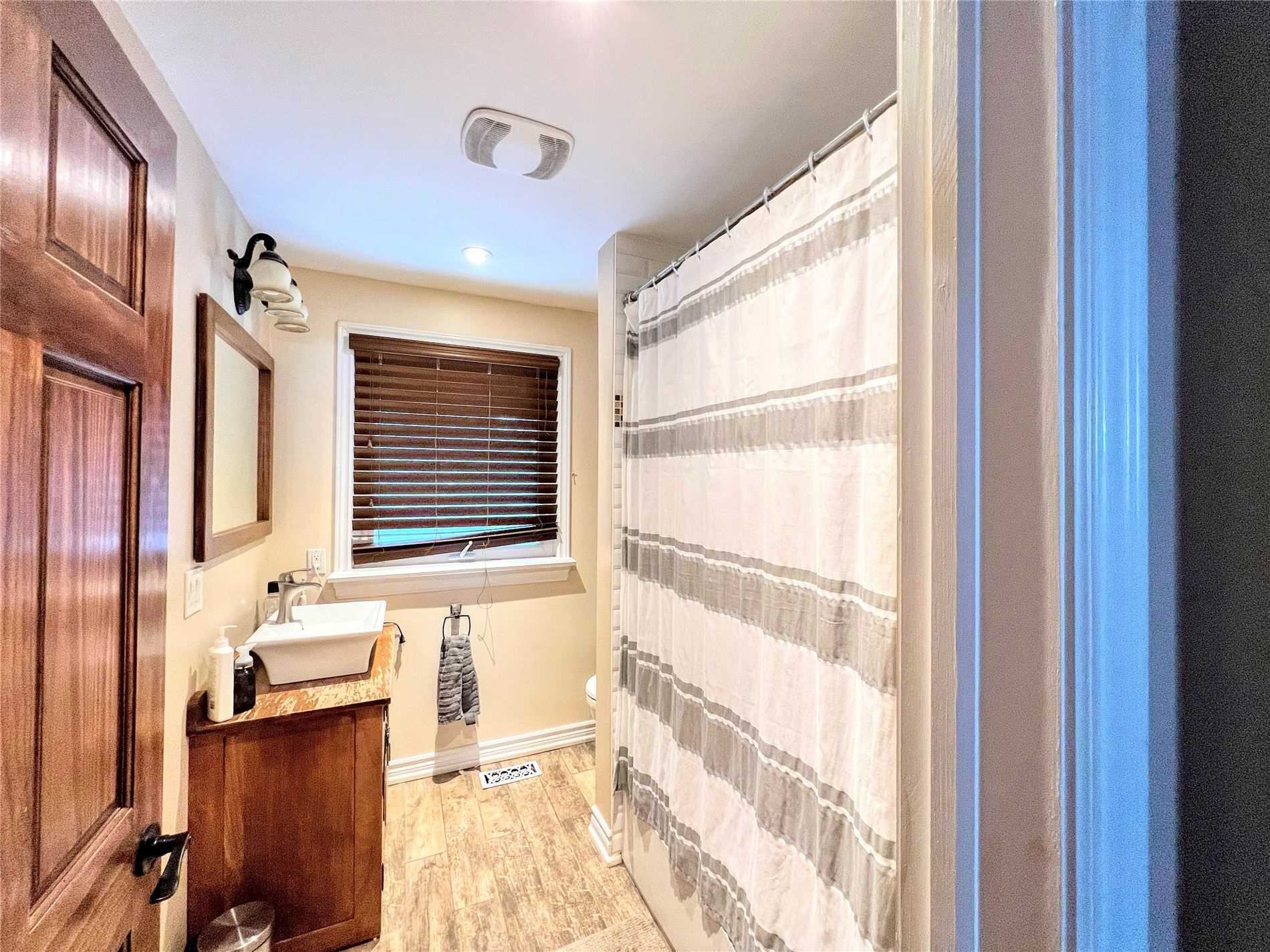 30 Rosehill Dr