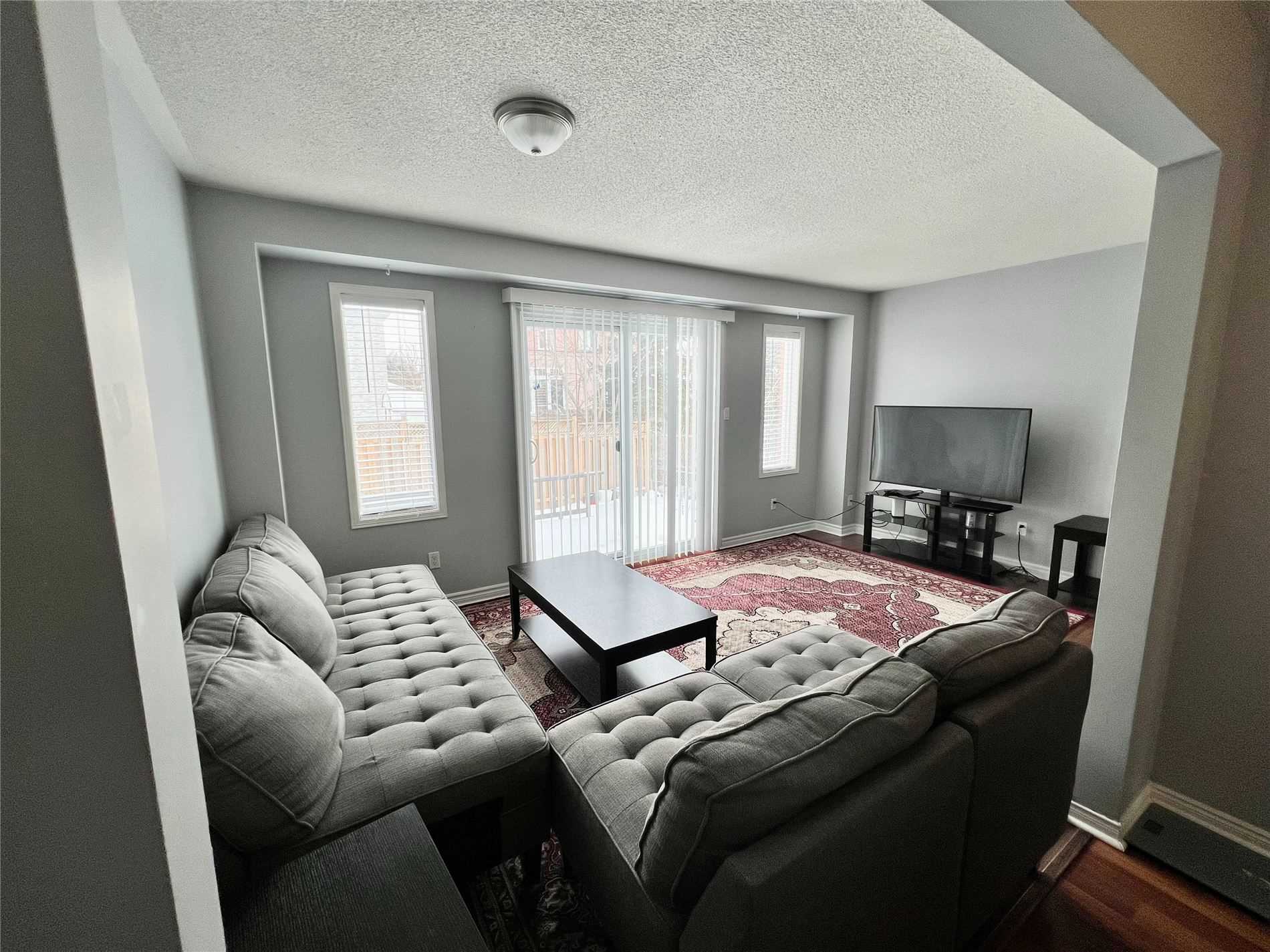 76 Potter Cres