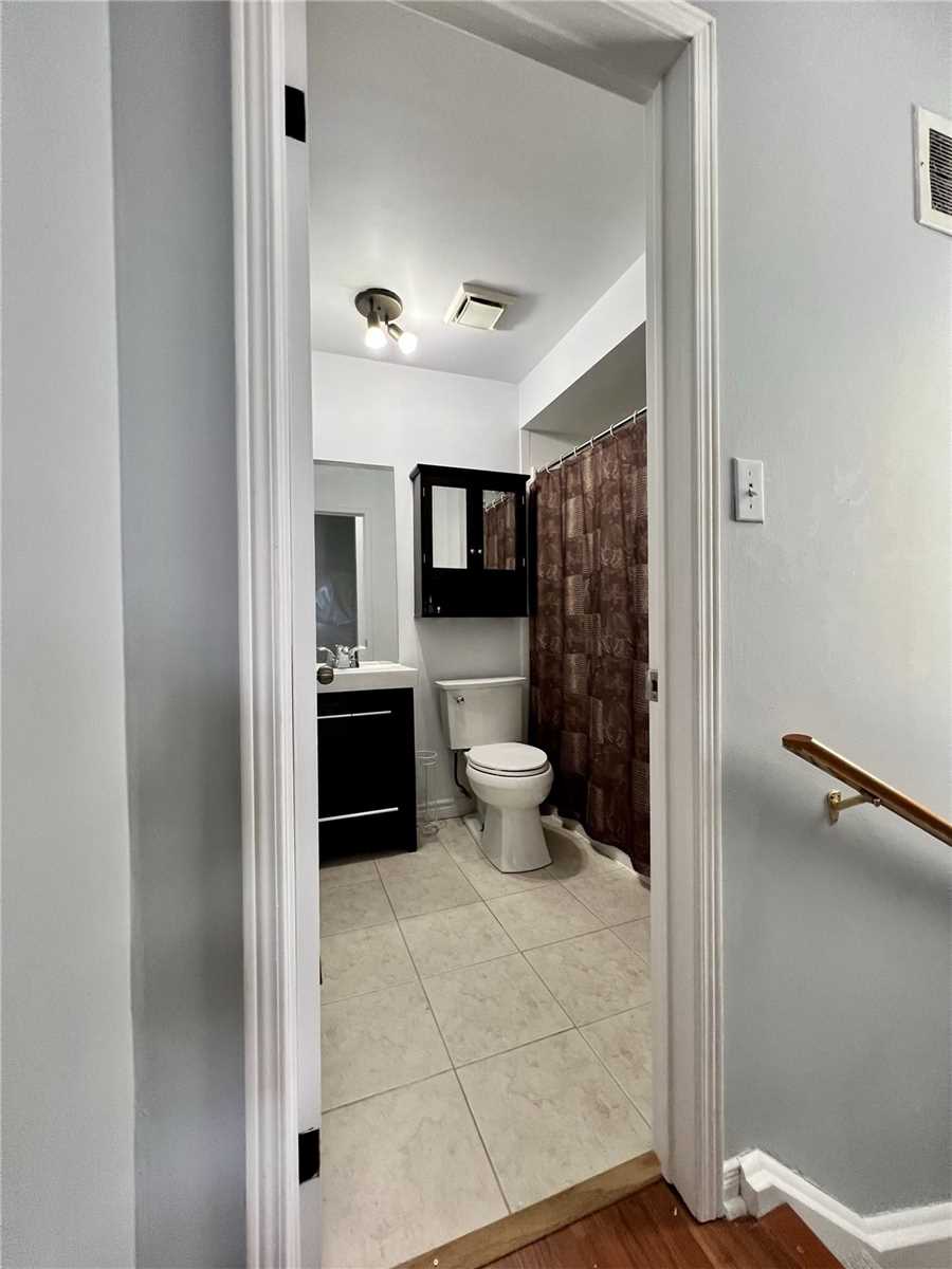 76 Potter Cres