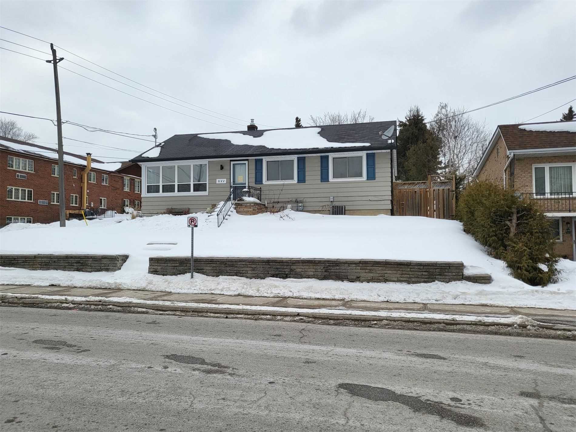 177 John St W