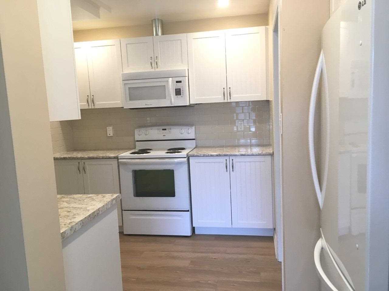 177 John St W