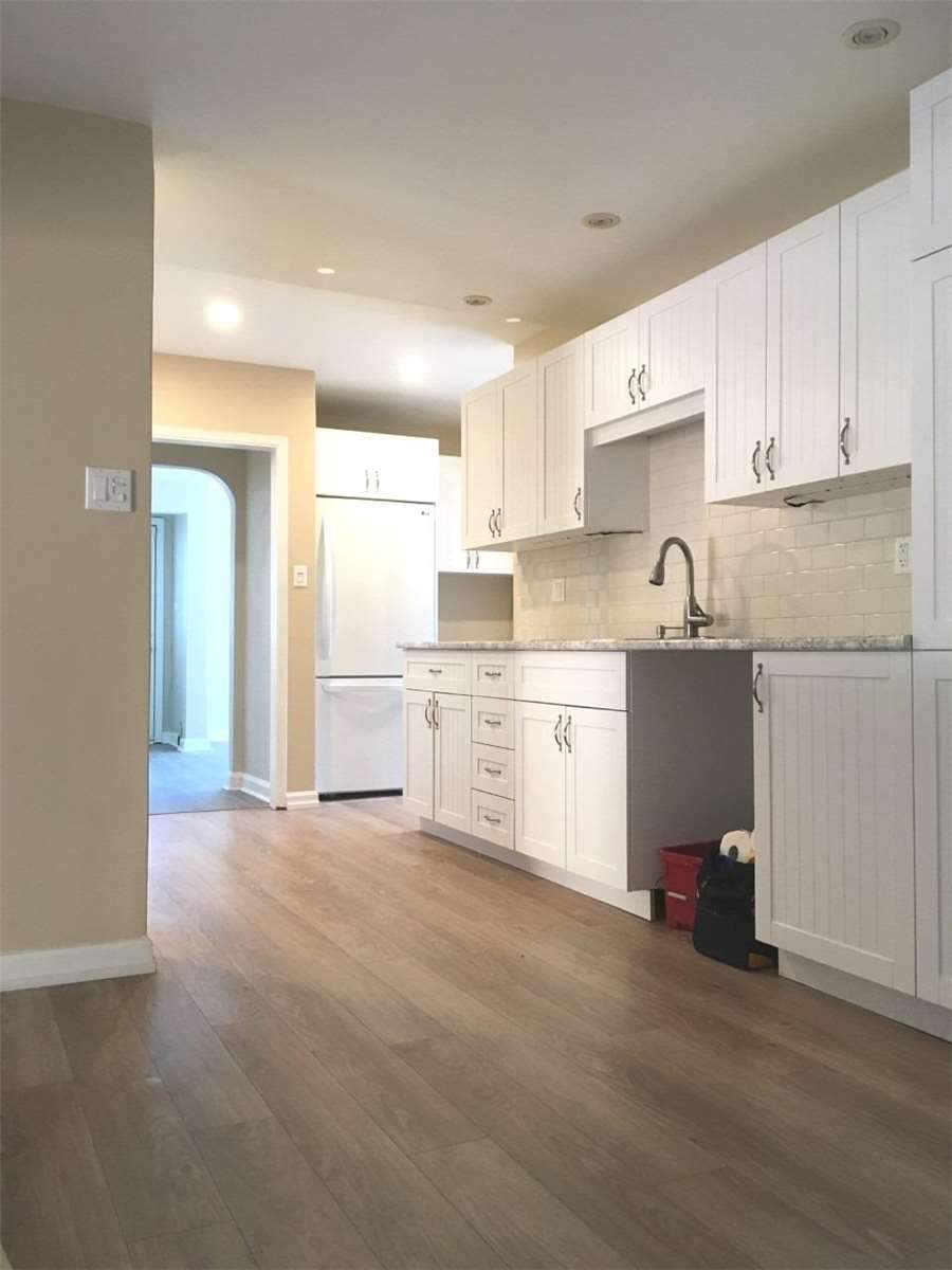 177 John St W